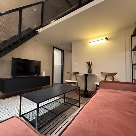 Modern Flat With High Ceilings By The Danube For 2