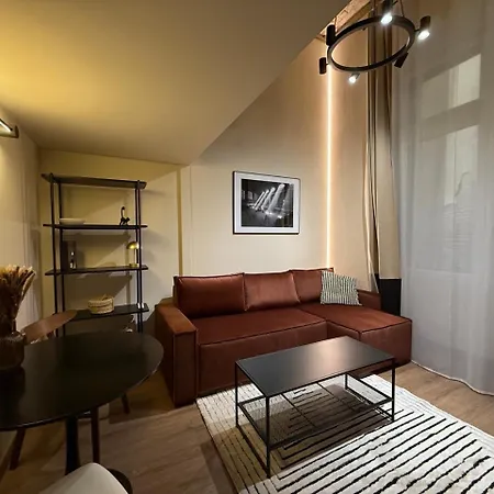 Modern Flat With High Ceilings By The Danube For 2 *