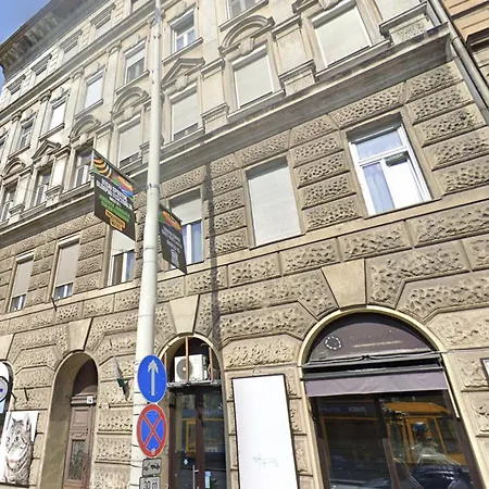 Lägenhet Modern Flat With High Ceilings By The Danube For 2